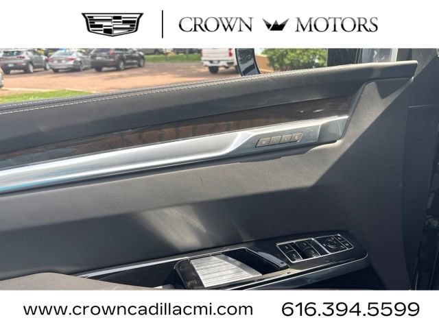 New 2026 Cadillac Escalade ESV Platinum Sport w/ LPO, ONYX Package AWD/4WD image 9