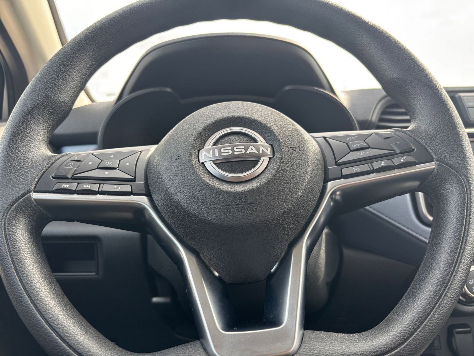 Used 2025 Nissan Versa SV image 25