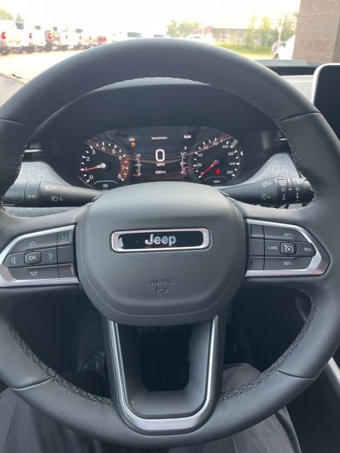 Used 2025 Jeep Compass Latitude w/ Convenience Group image 10