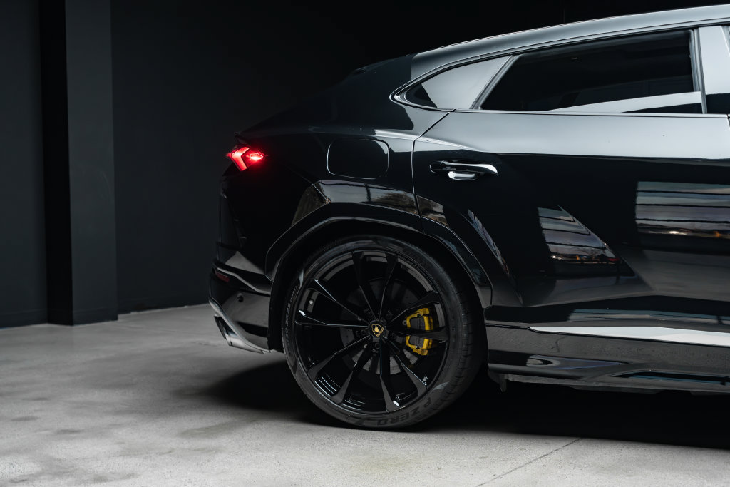 Used 2020 Lamborghini Urus AWD/4WD image 12