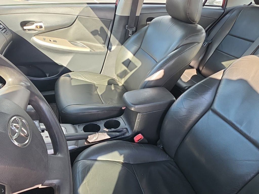 Used 2013 Toyota Corolla S image 22