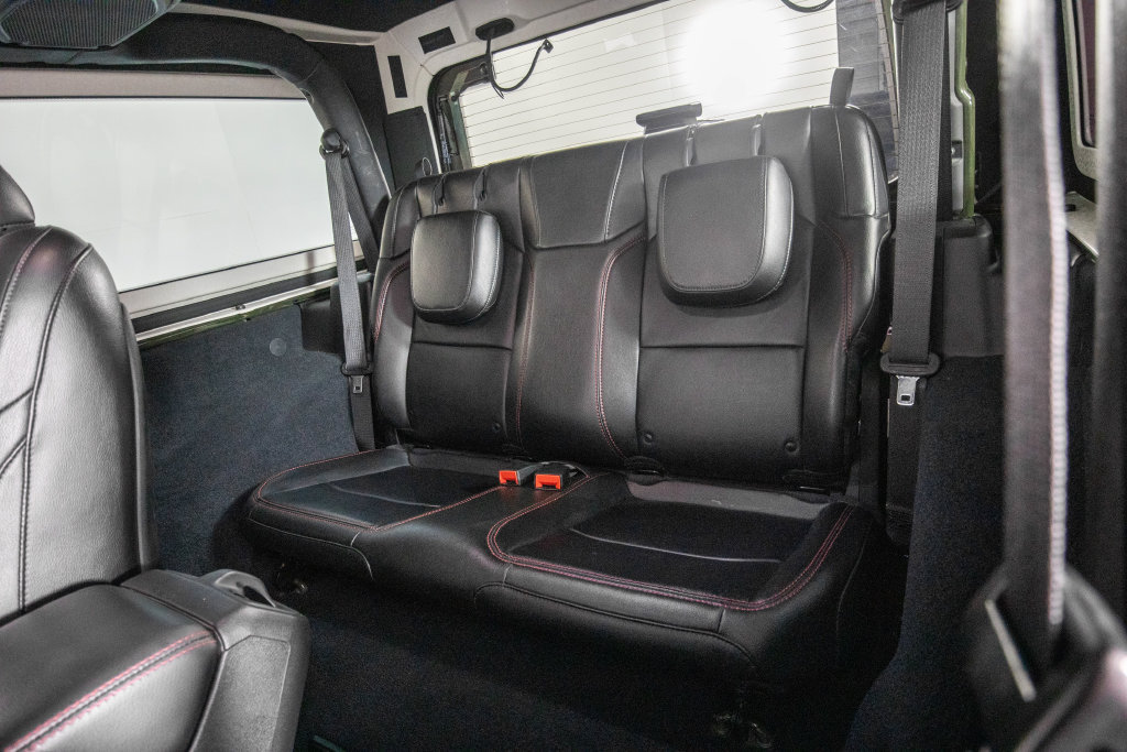 Used 2022 Jeep Wrangler Rubicon AWD/4WD image 12