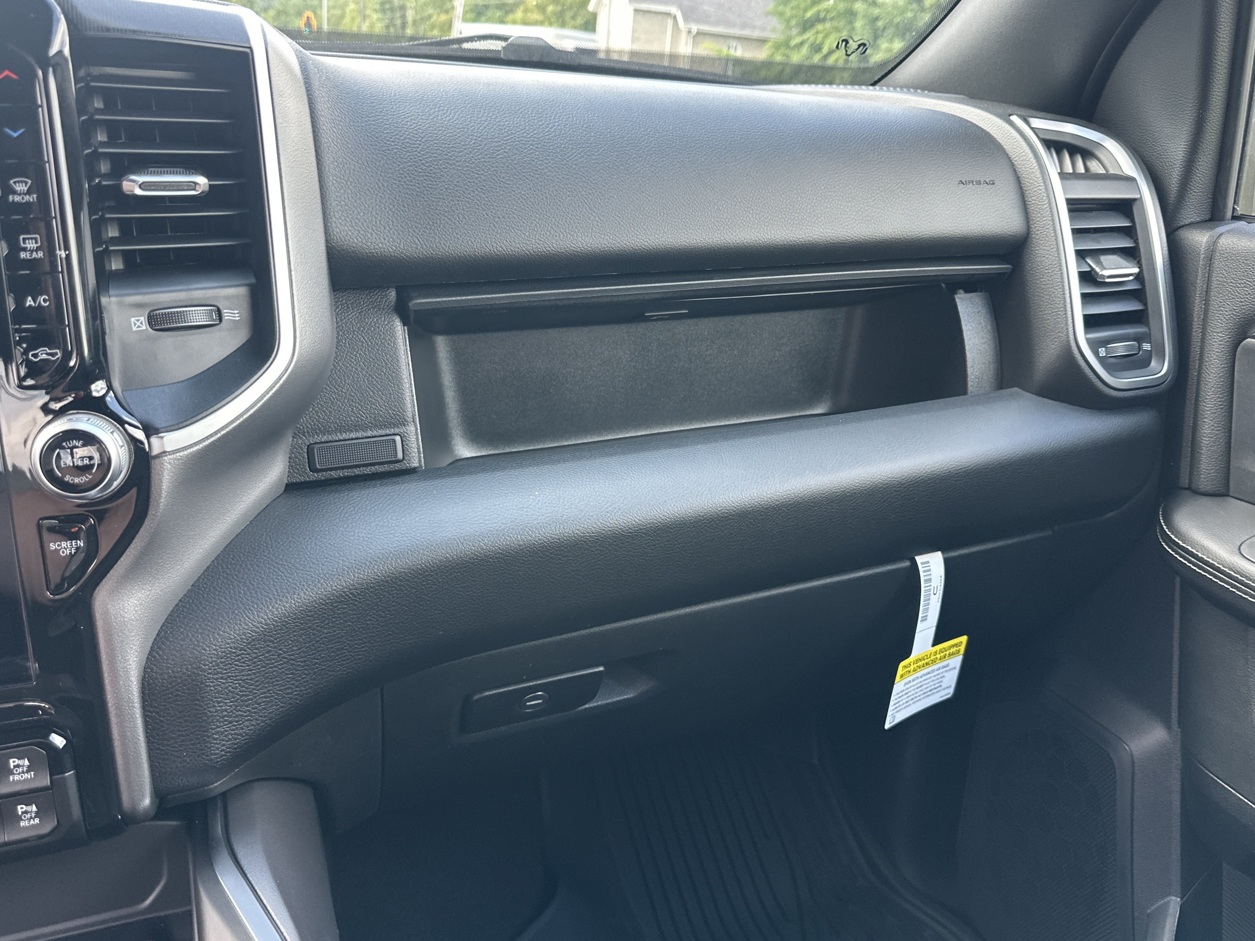New 2026 RAM 3500 Big Horn AWD/4WD image 4