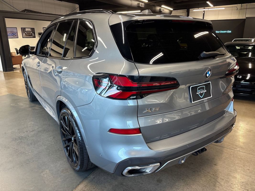 Used 2024 BMW X5 sDrive40i w/ M Sport Package image 6