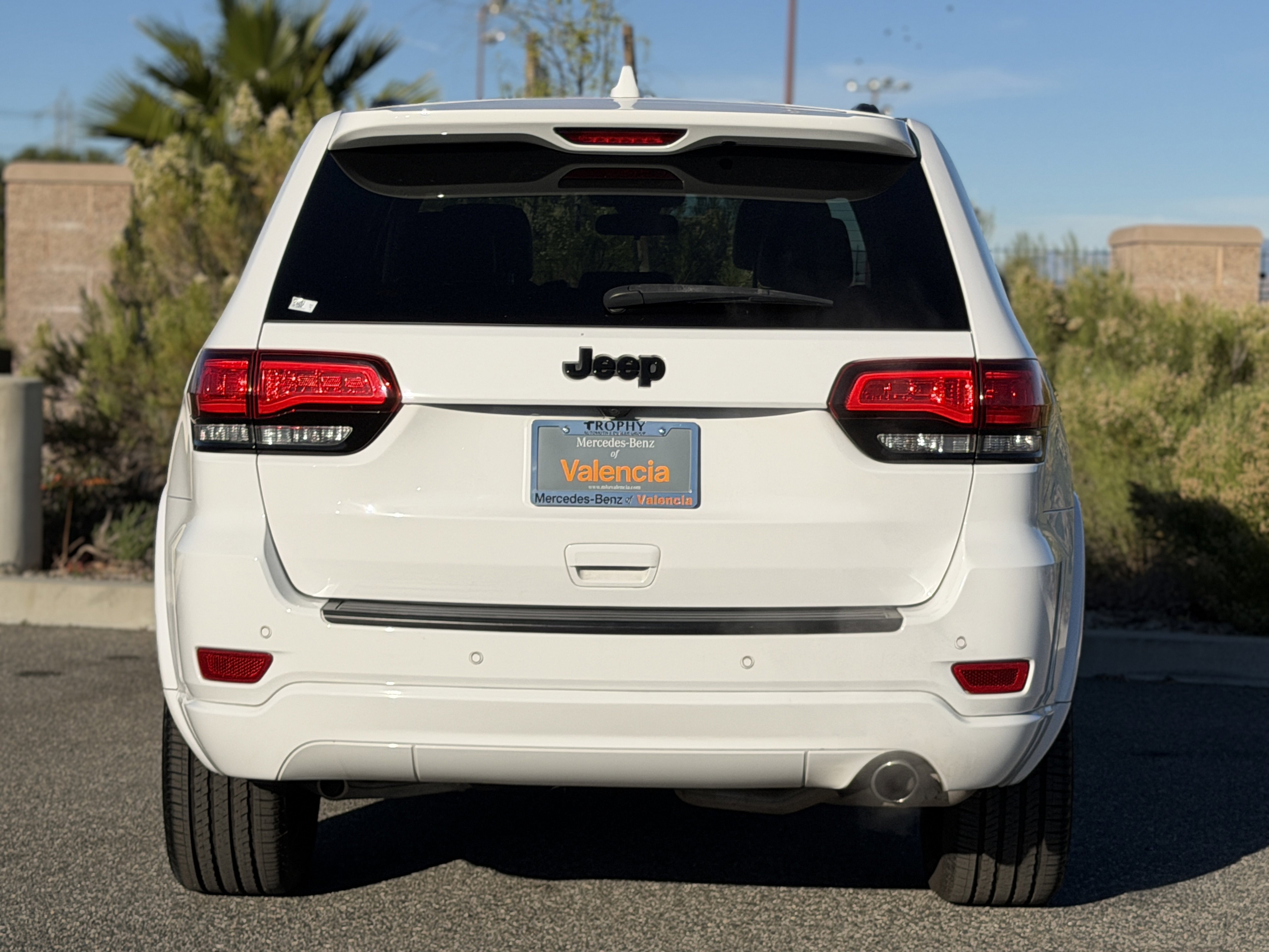 Used 2021 Jeep Grand Cherokee Laredo X image 9