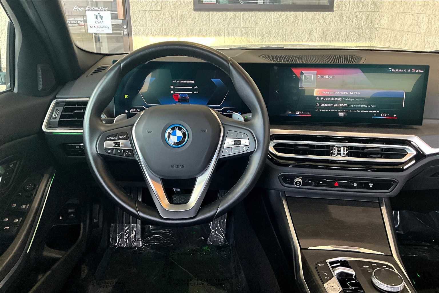 Used 2024 BMW 330e 330e w/ Convenience Package image 5