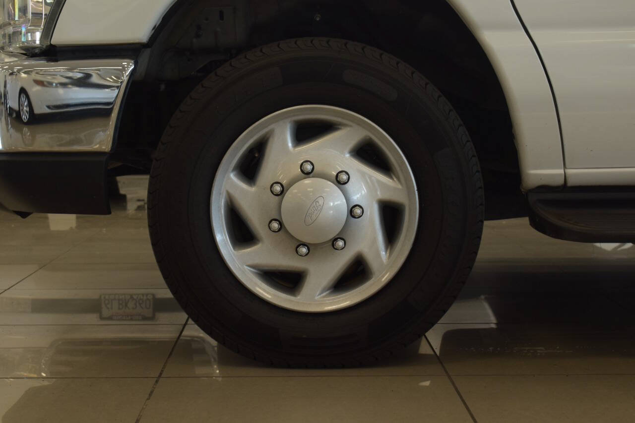 Used 2014 Ford E-350 and Econoline 350 XLT RWD image 21