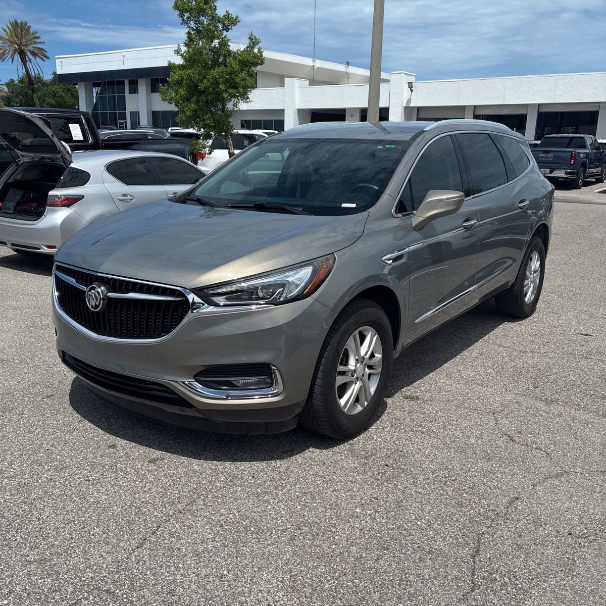 Used 2019 Buick Enclave Essence w/ Trailering Package, 5000 lbs. FWD image 1