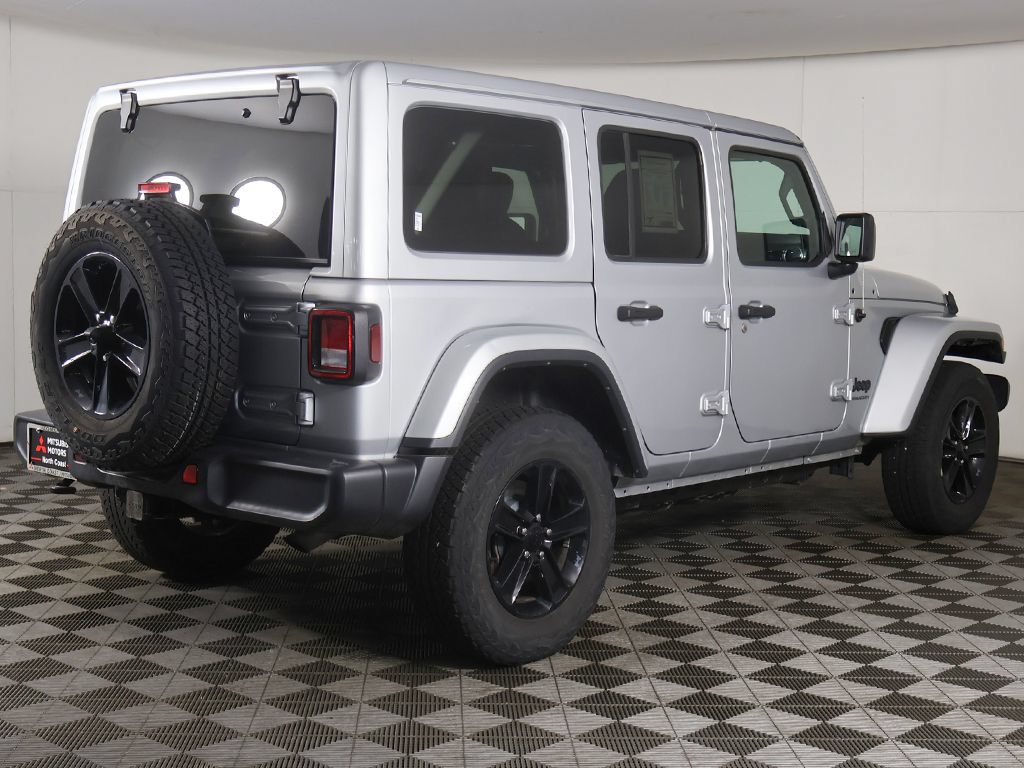 Used 2023 Jeep Wrangler Unlimited Sahara AWD/4WD image 8