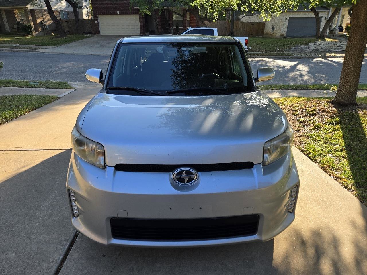 Used 2015 Scion xB image 2