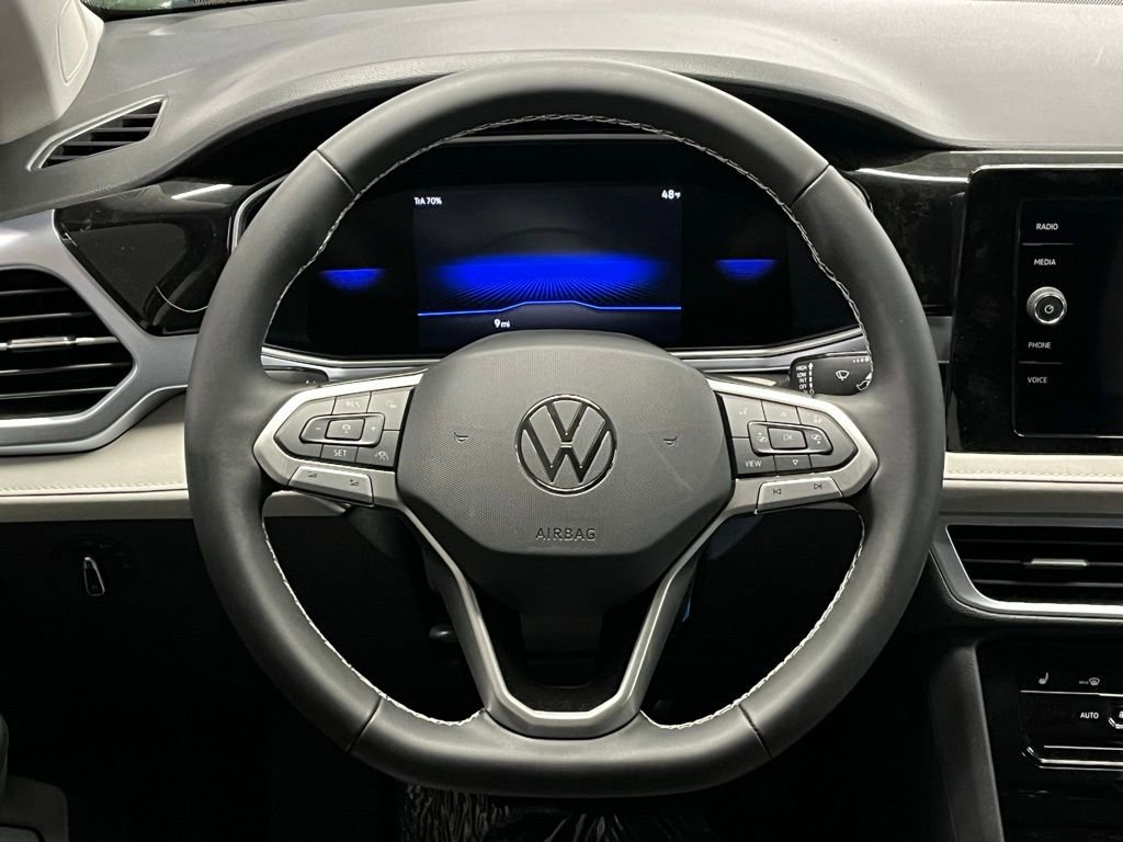 New 2026 Volkswagen Taos SE image 9