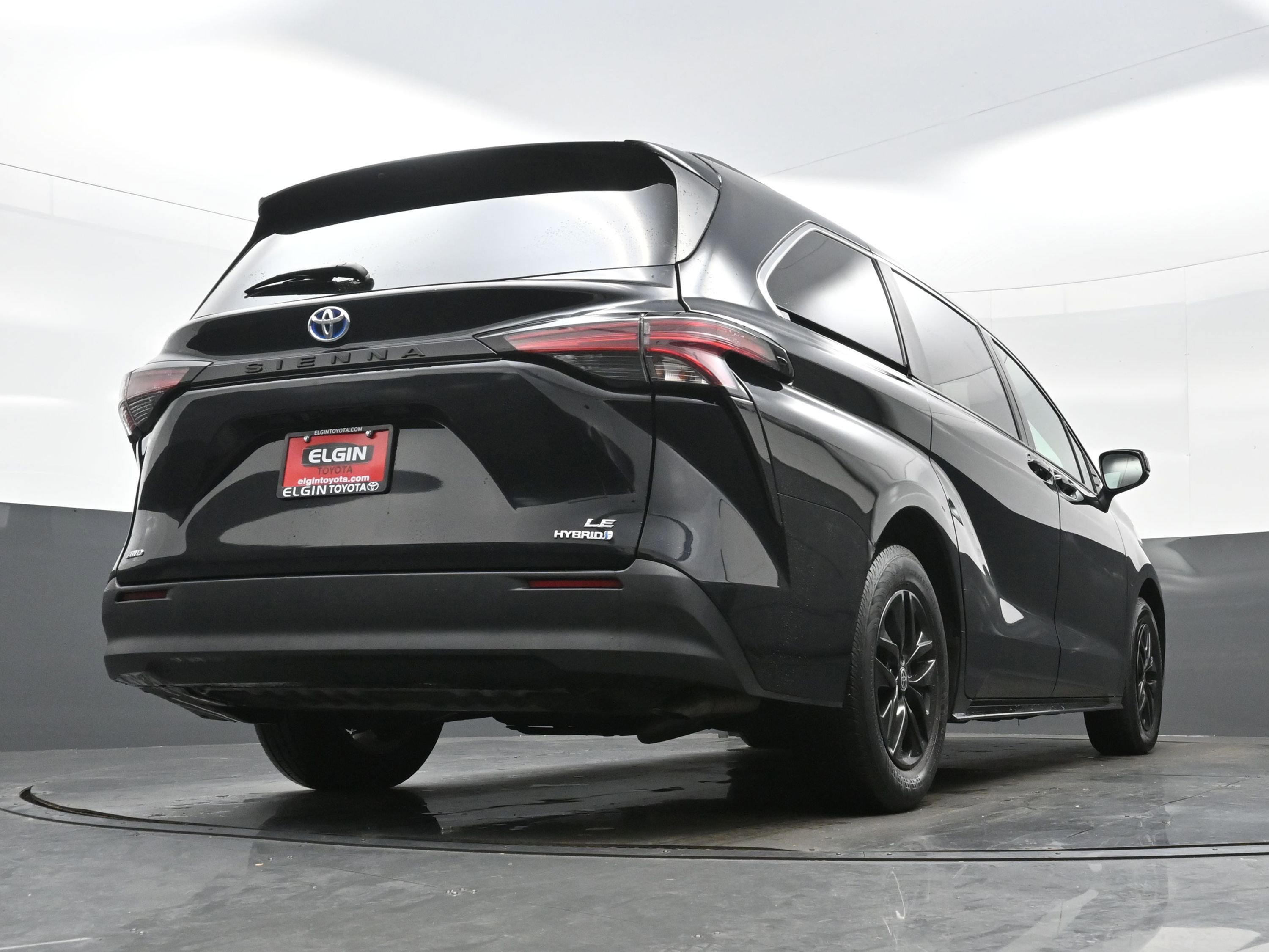 Used 2022 Toyota Sienna LE w/ LE Plus Package AWD/4WD image 31