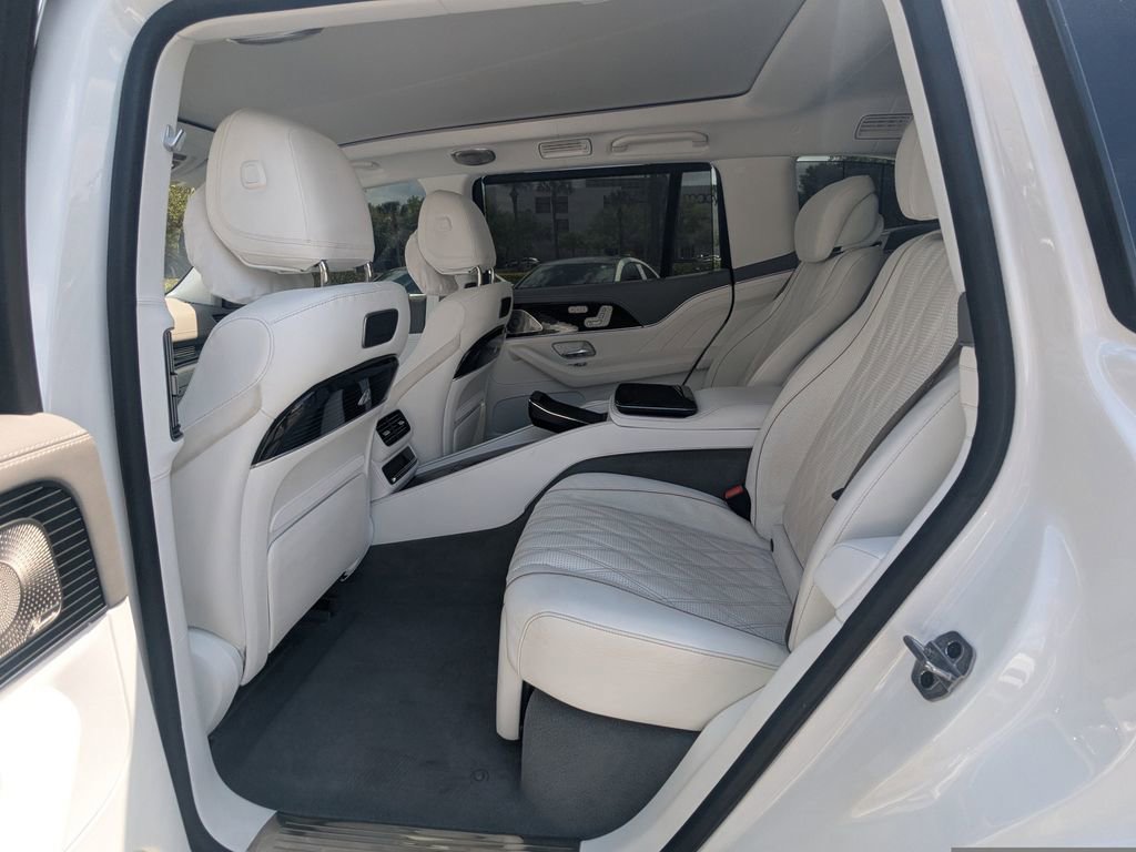 Used 2025 Mercedes-Benz Maybach GLS 600 4MATIC image 26