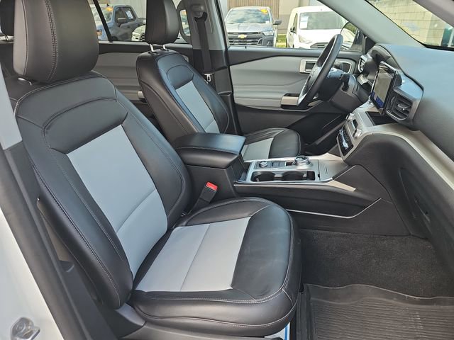 Used 2023 Ford Explorer XLT w/ Equipment Group 202A image 10