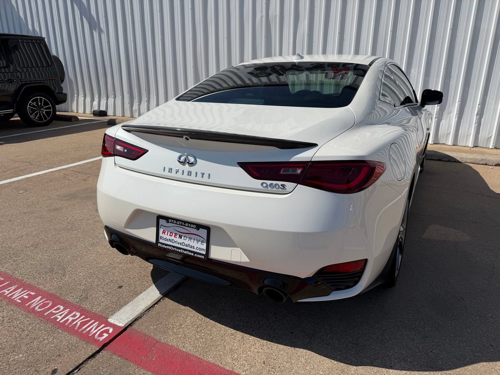 Used 2019 INFINITI Q60 Red Sport 400 w/ Carbon Fiber Package RWD image 6