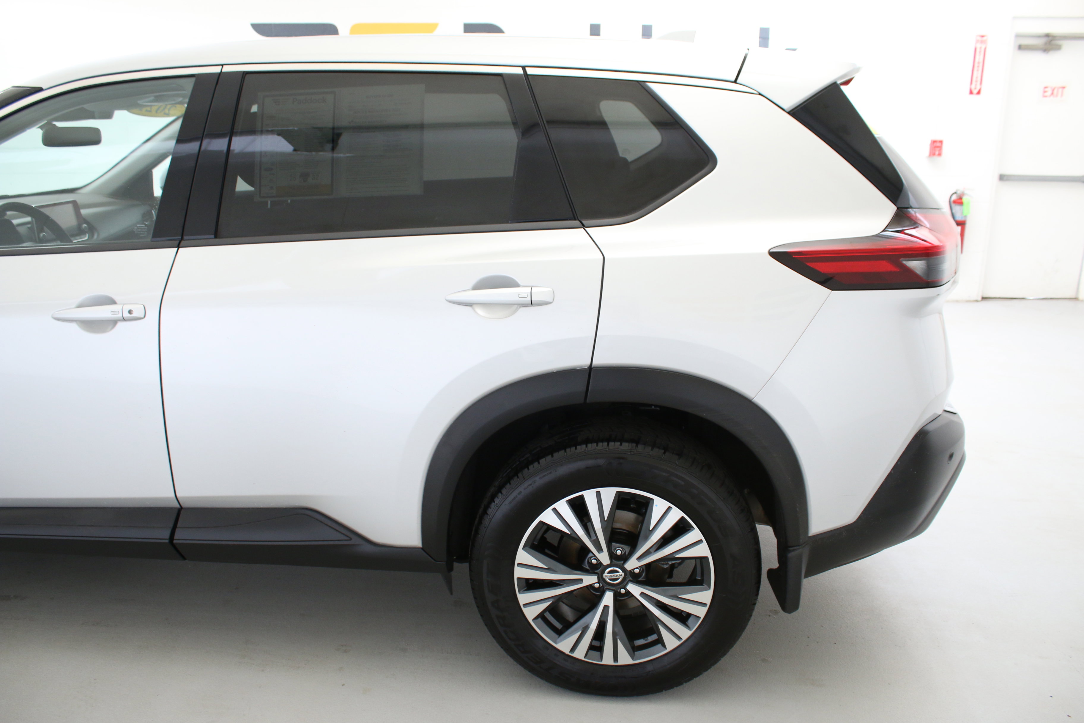 Used 2021 Nissan Rogue SV AWD/4WD image 6