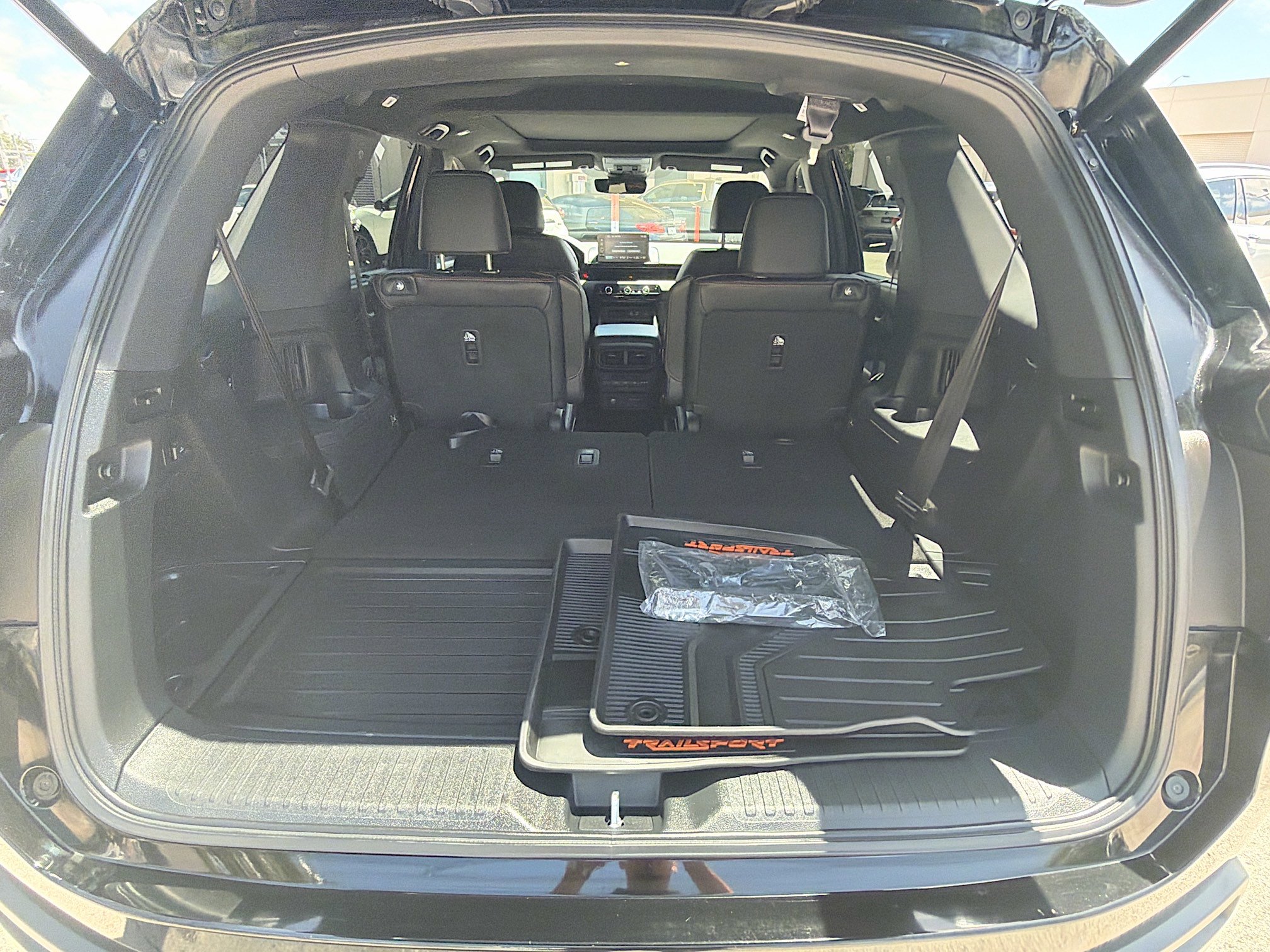 Used 2025 Honda Pilot TrailSport image 26