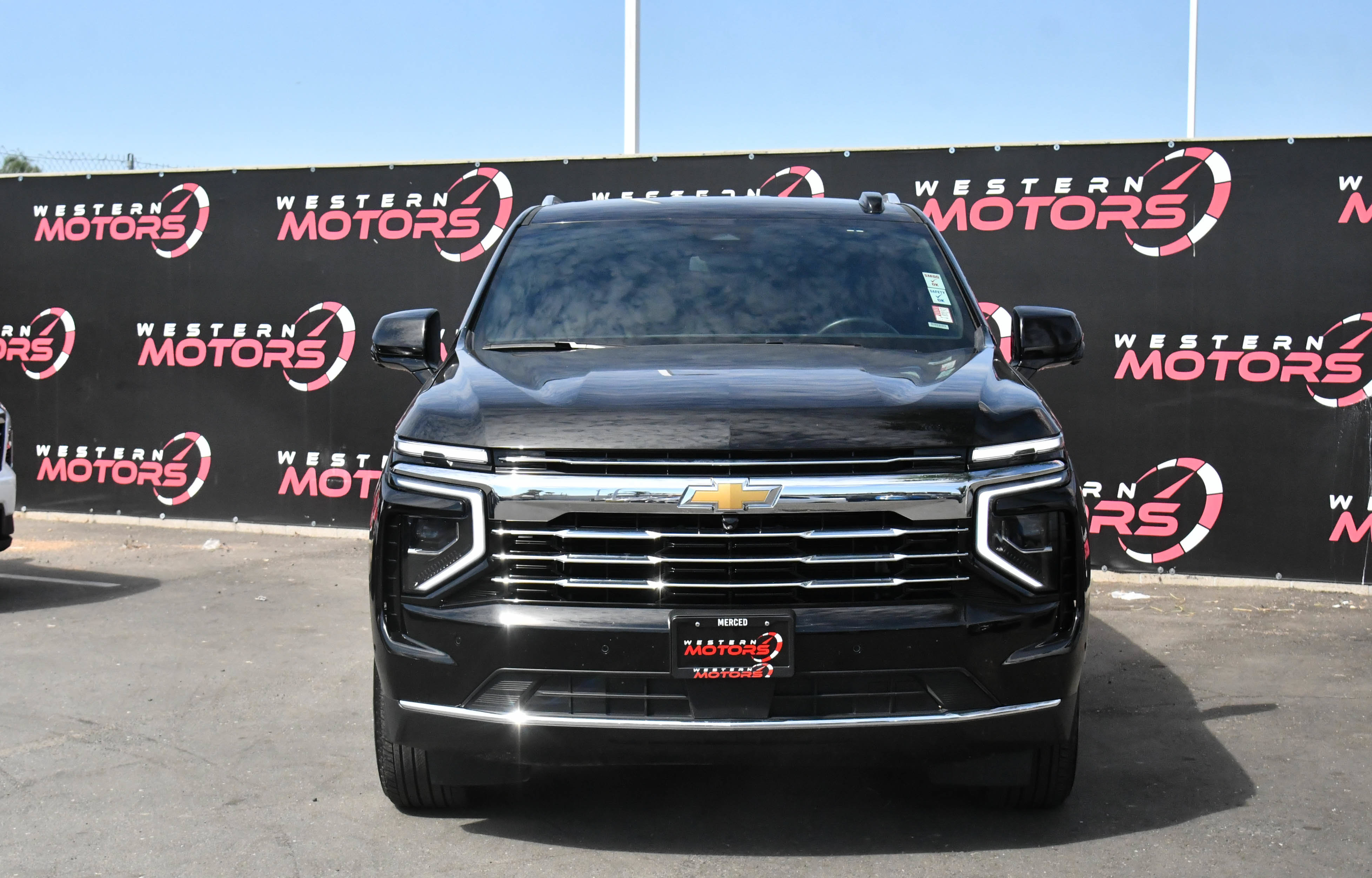Used 2025 Chevrolet Tahoe LT AWD/4WD image 2