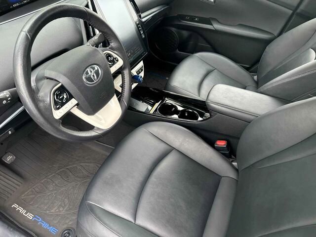 Used 2017 Toyota Prius Prime image 11