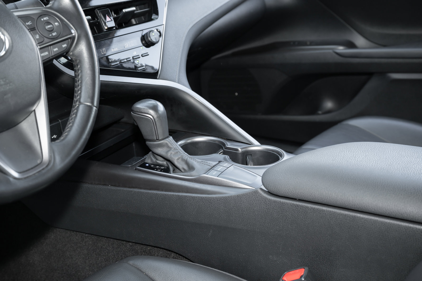 Used 2023 Toyota Camry SE image 34