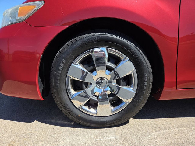 Used 2011 Toyota Camry LE FWD image 24