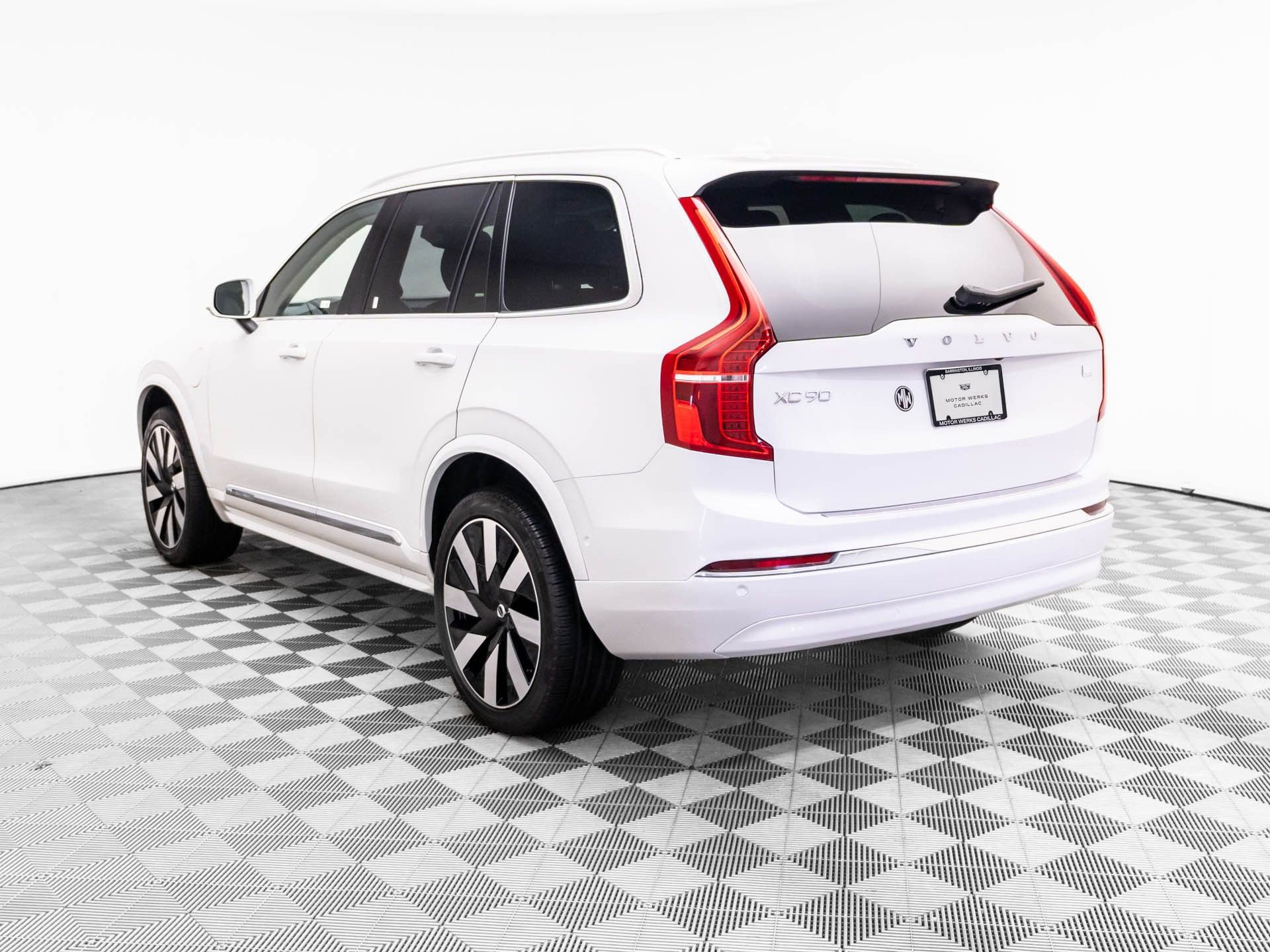 Used 2024 Volvo XC90 T8 Ultimate w/ Lounge Package video 3