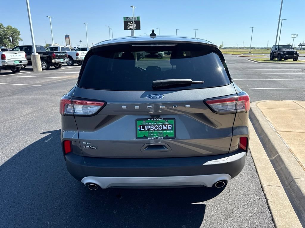 Used 2022 Ford Escape SE w/ Convenience Package FWD image 4