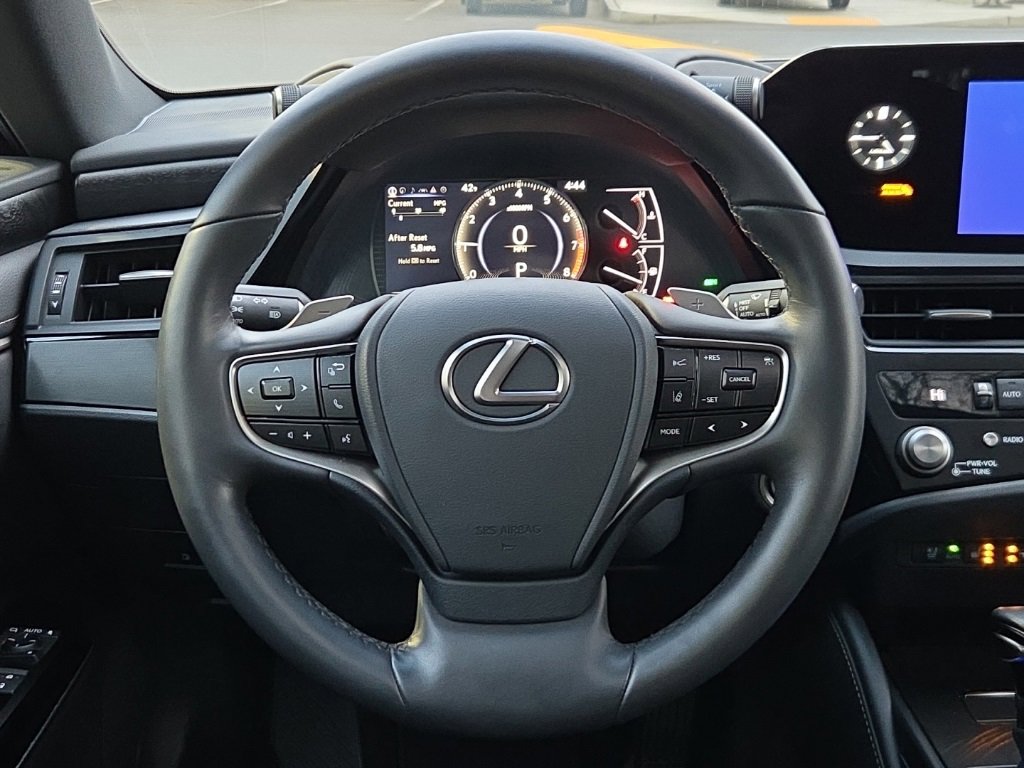 Certified 2024 Lexus ES 350 w/ Premium Package image 24