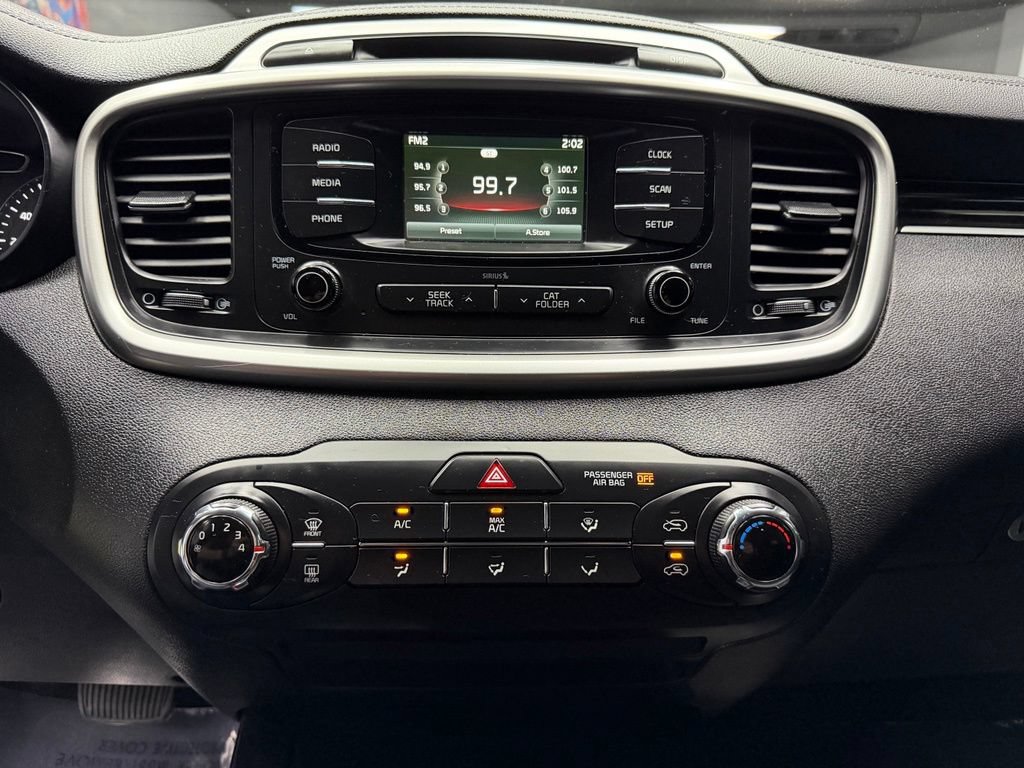 Used 2017 Kia Sorento AWD image 24