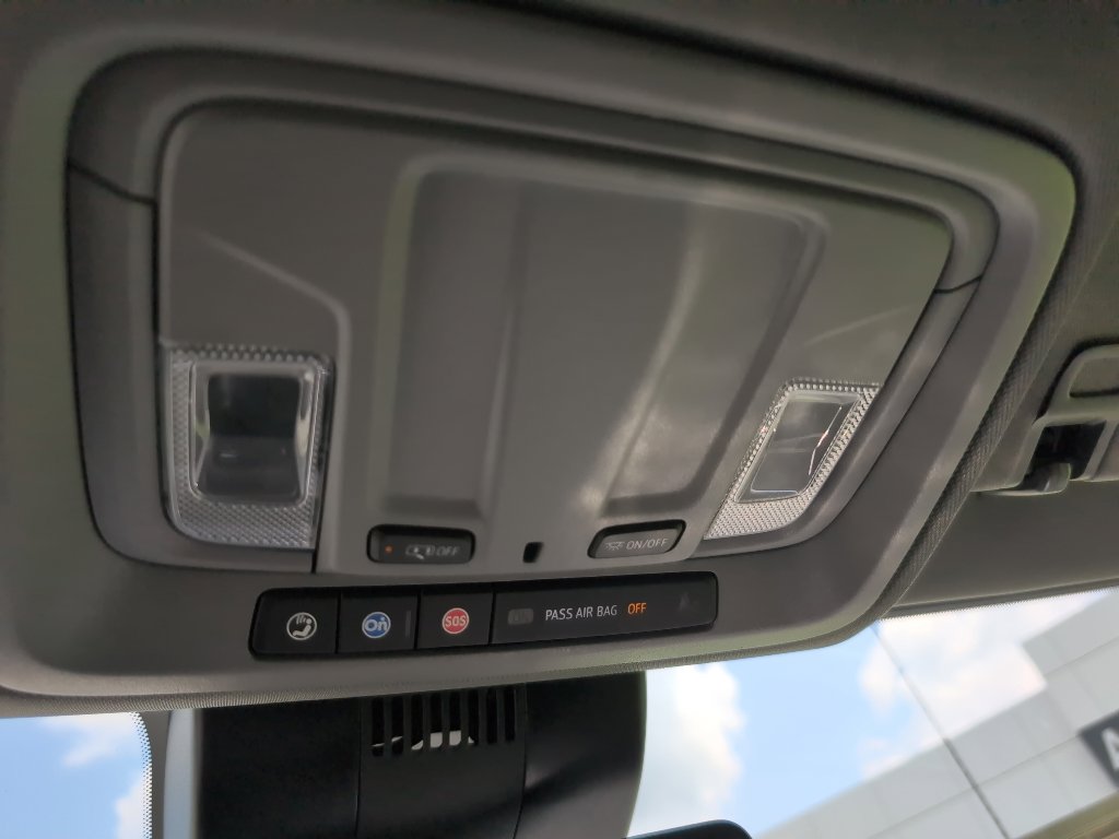 Used 2024 GMC Sierra 1500 SLT image 42