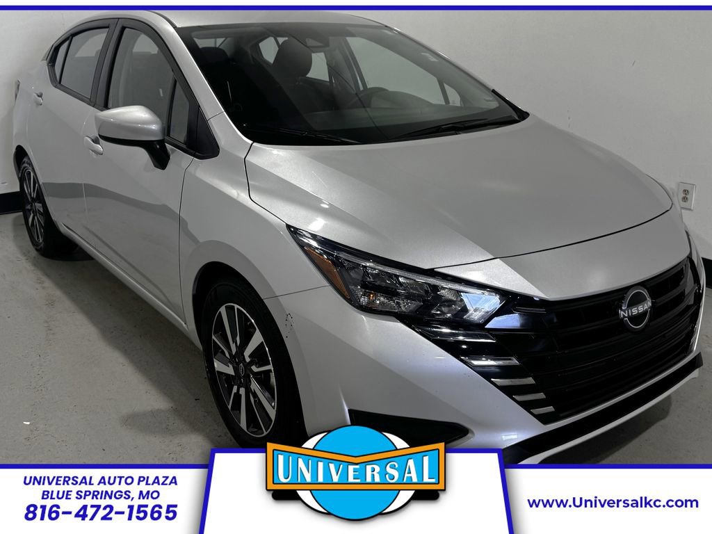 Used 2025 Nissan Versa SV image 1