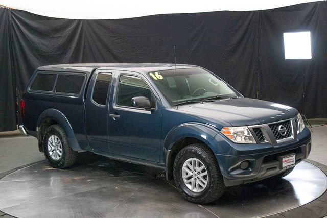 Used 2016 Nissan Frontier SV image 2