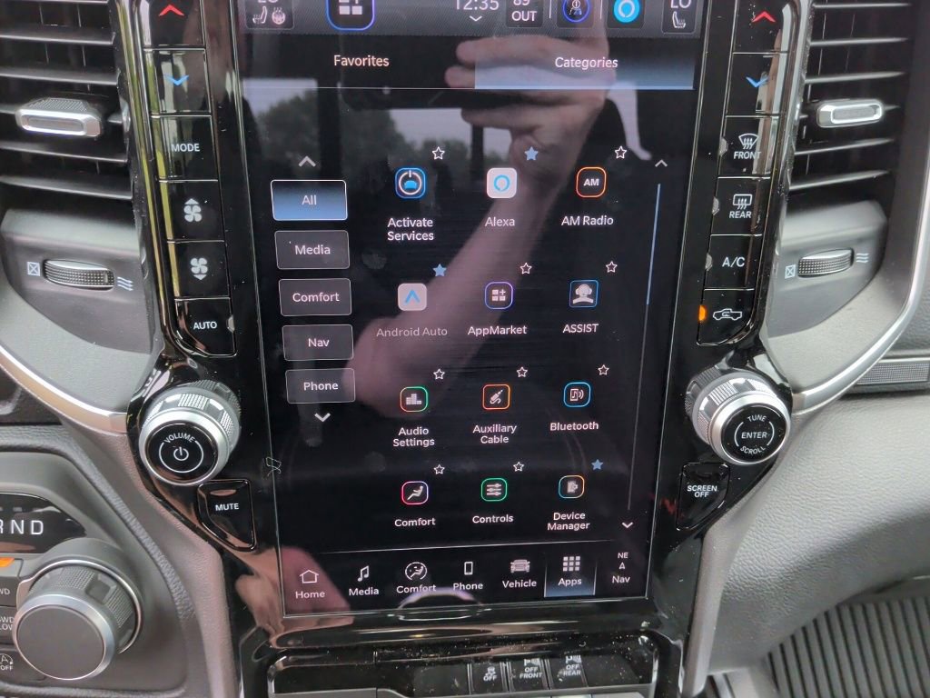 New 2026 RAM 1500 4x4 Crew Cab image 28