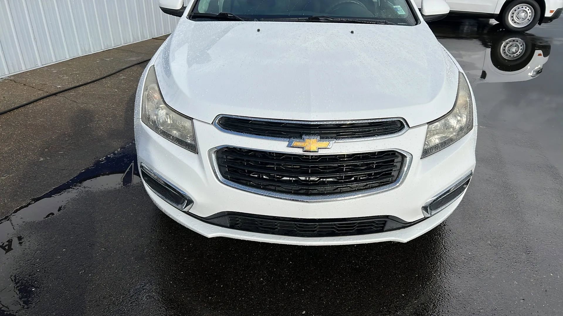Used 2016 Chevrolet Cruze LT image 2