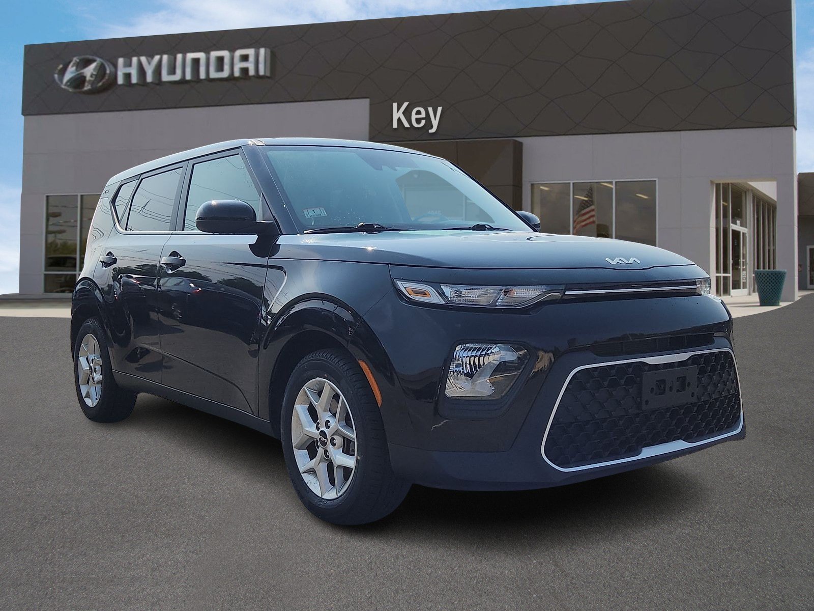 Used 2022 Kia Soul LX w/ Technology Package FWD image 1