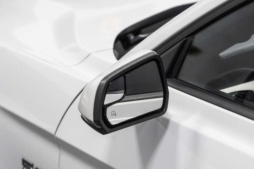 Used 2018 Ford Mustang GT Premium RWD image 31