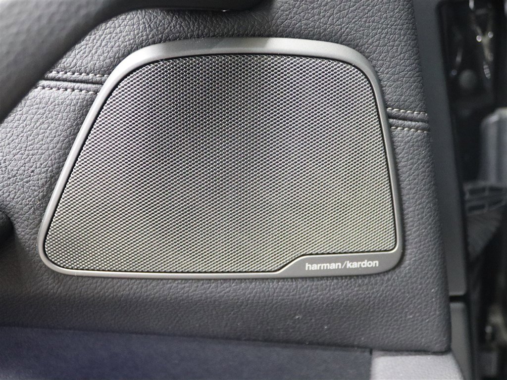 Used 2018 BMW 540i xDrive image 17