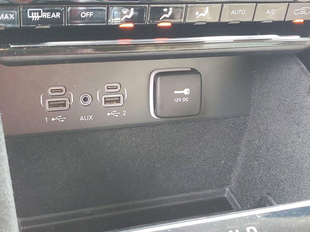 Used 2022 Jeep Grand Cherokee L Limited AWD/4WD image 18