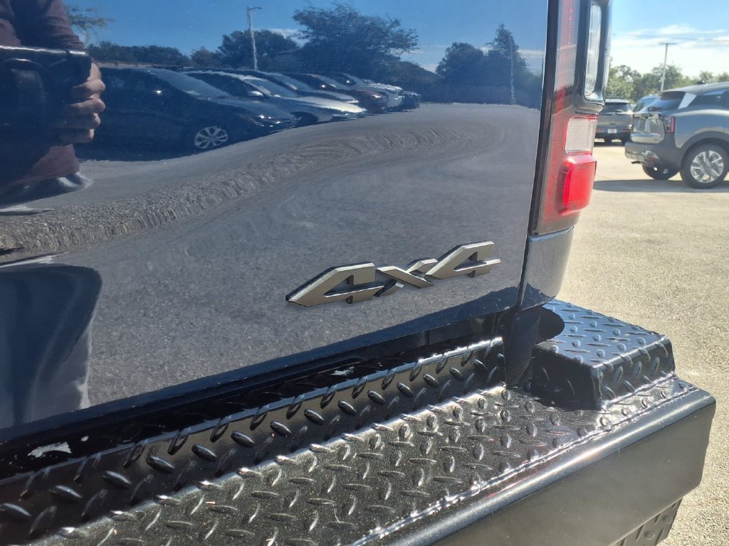 Used 2021 RAM 2500 Laramie w/ Night Edition AWD/4WD image 8