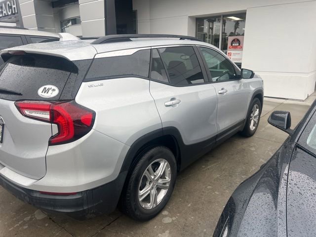 Used 2022 GMC Terrain SLE w/ Driver Convenience Package image 6