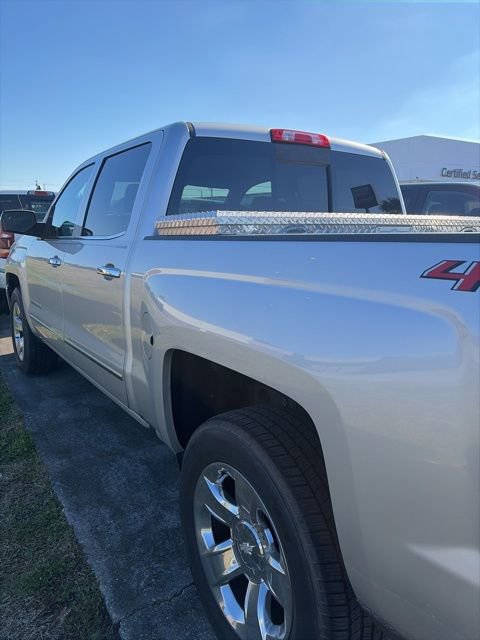 Used 2018 Chevrolet Silverado 1500 LTZ w/ Sport Package image 7