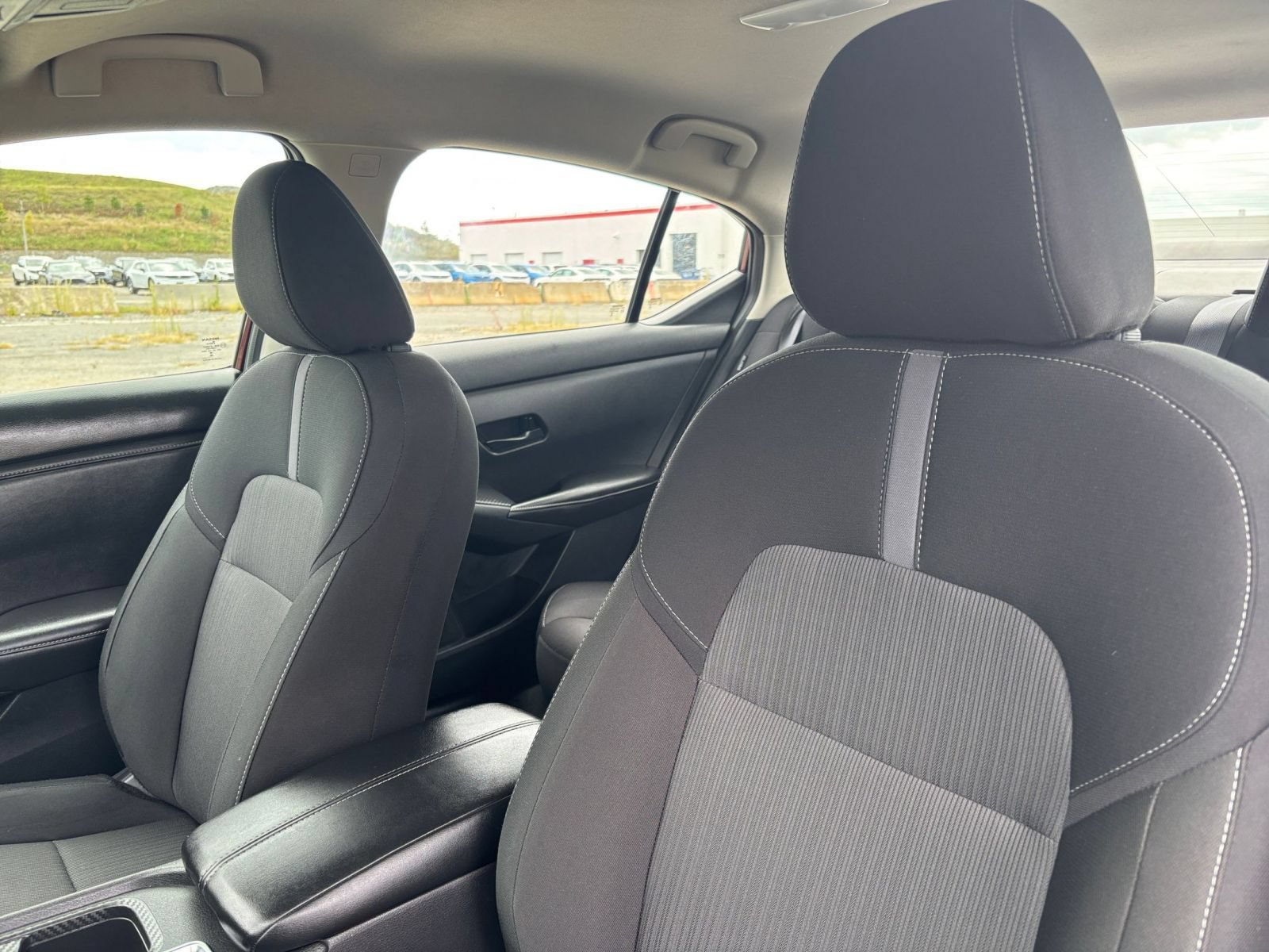 Used 2025 Nissan Sentra SV FWD image 31