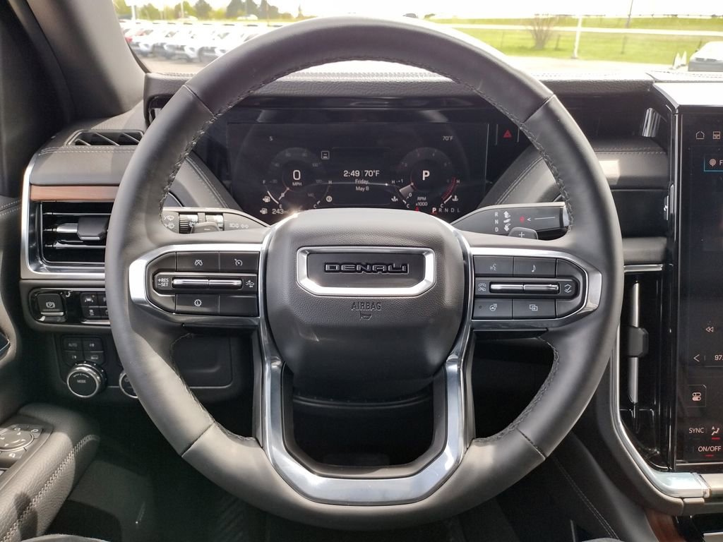 Used 2025 GMC Yukon XL Denali AWD/4WD image 7