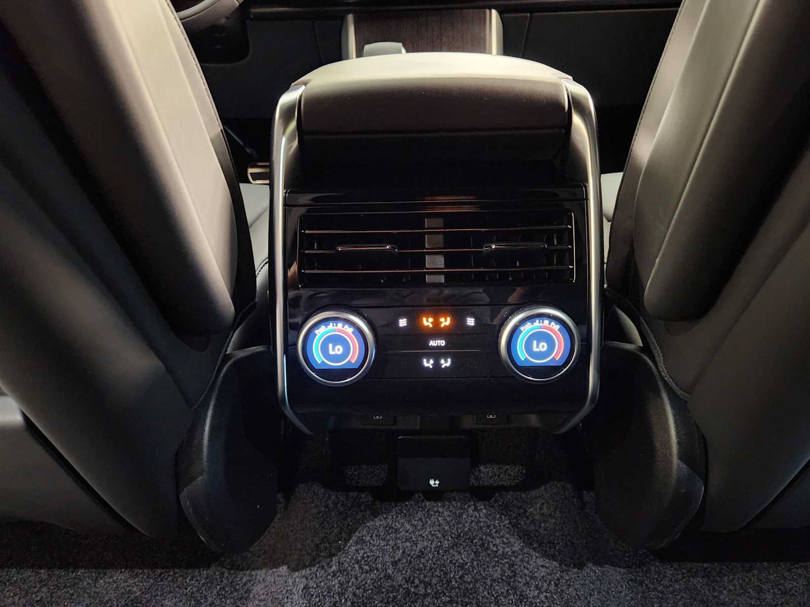 New 2026 Land Rover Range Rover SE AWD/4WD image 29