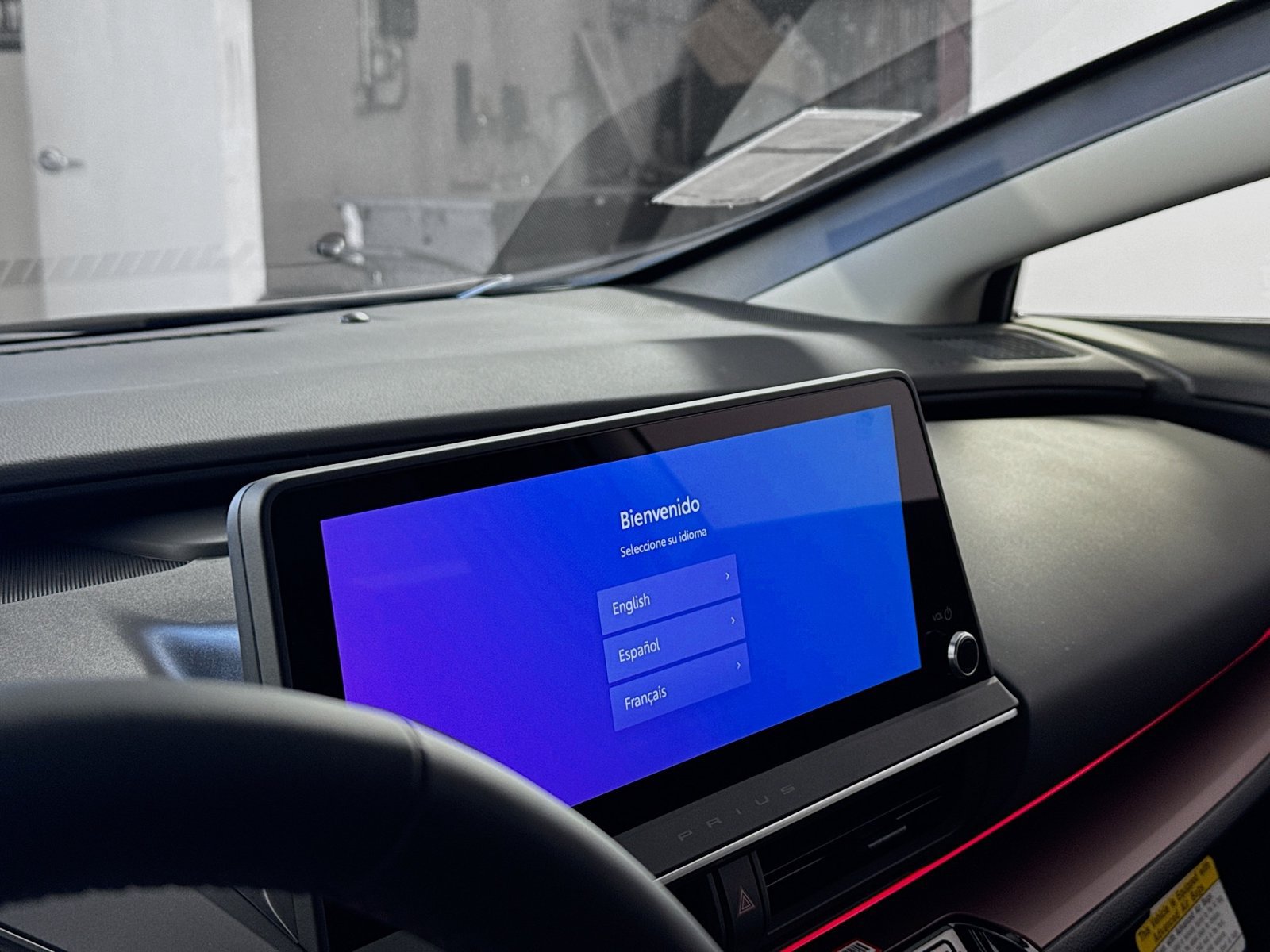 Used 2025 Toyota Prius Plug-In Hybrid FWD image 8