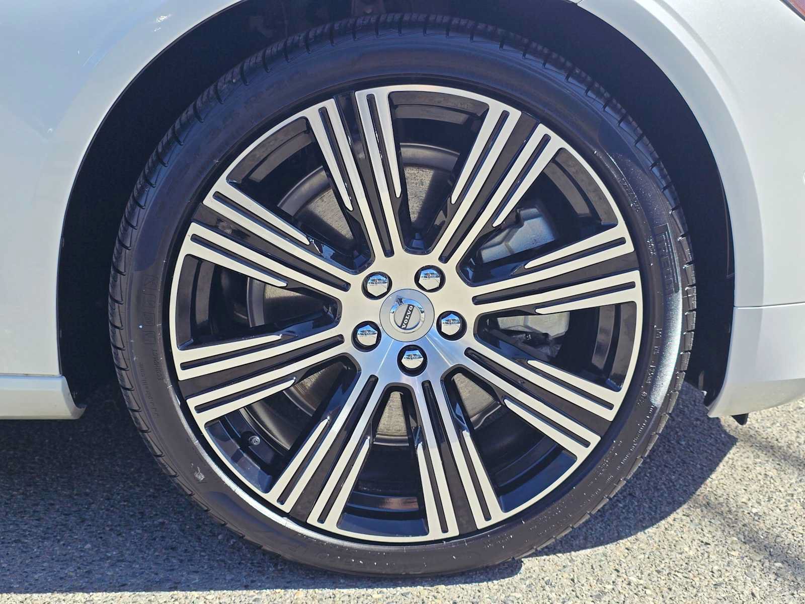 Used 2025 Volvo S90 B6 Plus w/ Protection Package Premier AWD/4WD image 9