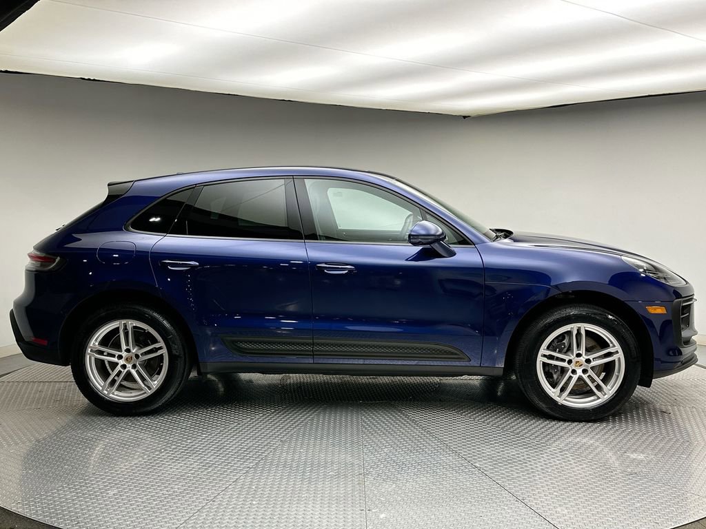 Used 2024 Porsche Macan image 4