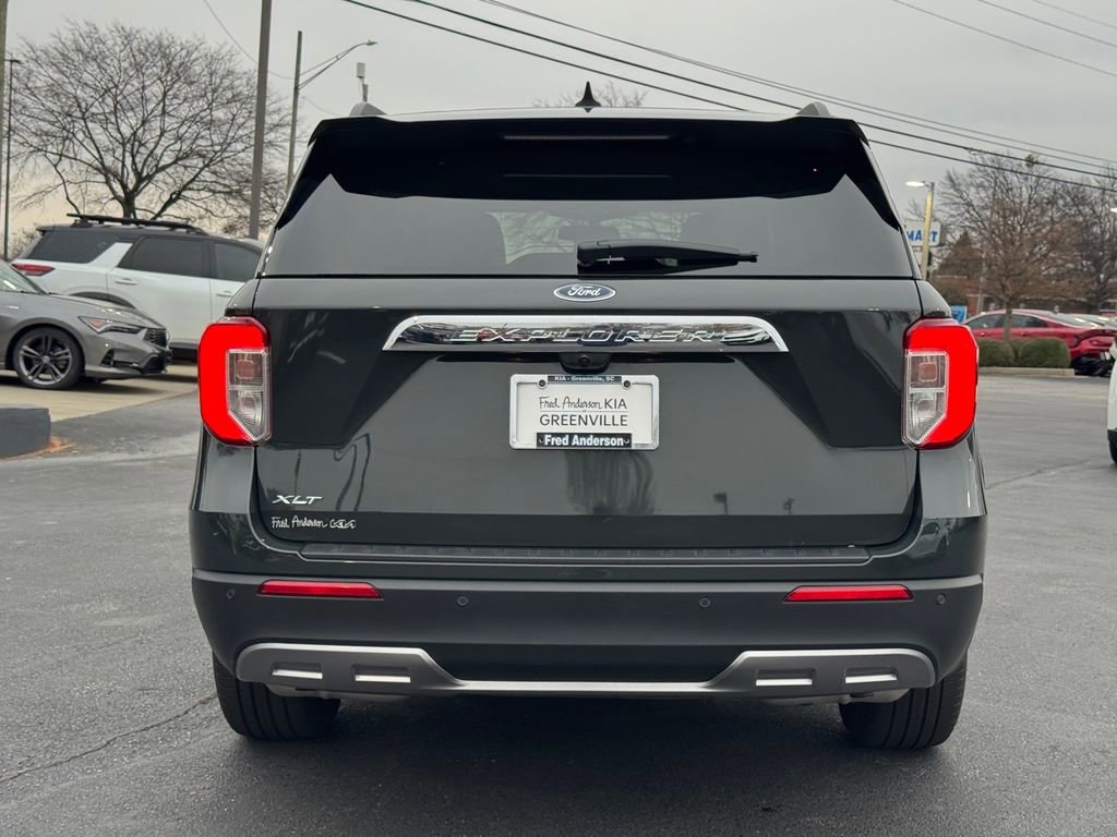 Used 2022 Ford Explorer XLT w/ Equipment Group 202A image 4