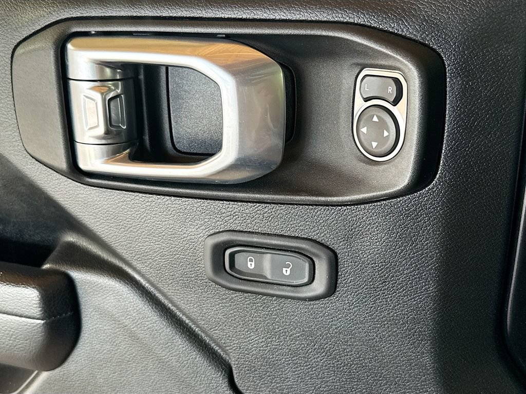 Used 2022 Jeep Wrangler Unlimited Rubicon 4xe AWD/4WD image 19