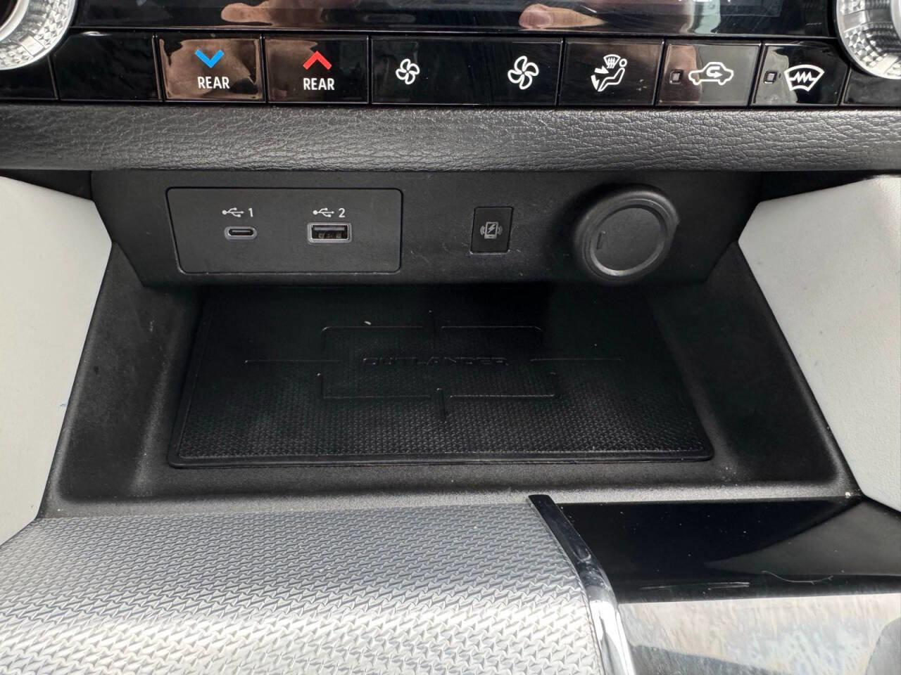 Used 2023 Mitsubishi Outlander SEL image 29